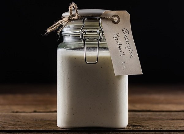 Buttermilk is full of nutrients that moisturize, nourish, and detoxify the skin. 