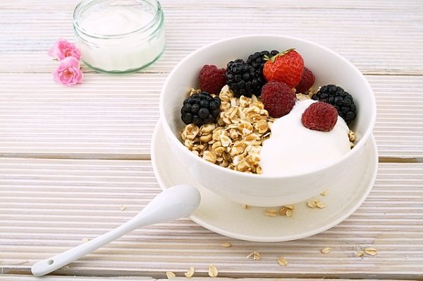 Oatmeal helps restore moisture and relieves skin irritation naturally.